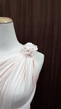 Load image into Gallery viewer, TDY Aelan Dress Flower Brooch